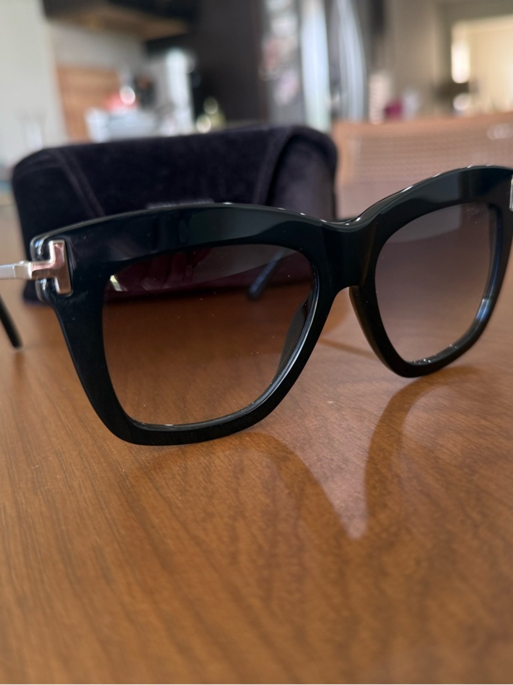 Tom Ford Black Cat-Eye Sunglasses with Silver T Accents - Picture 4 of 4
